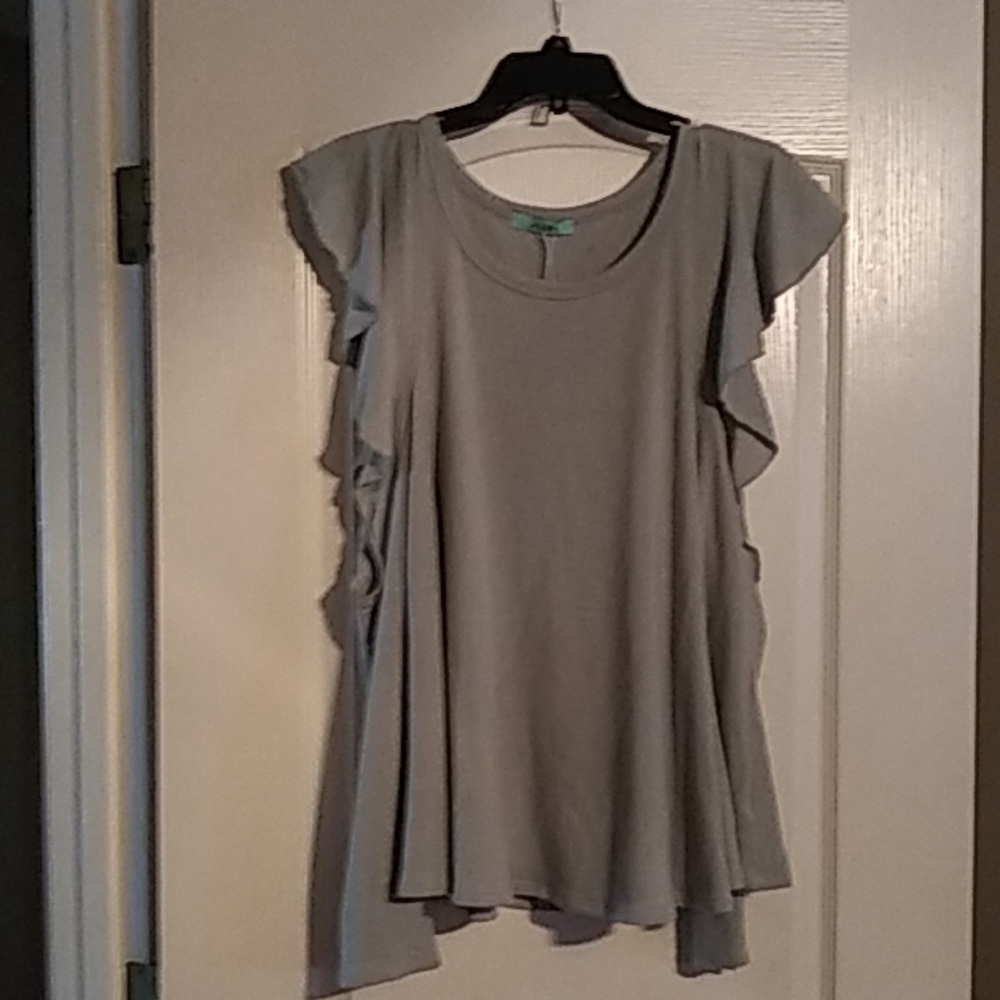Long sleeve, cold shoulder